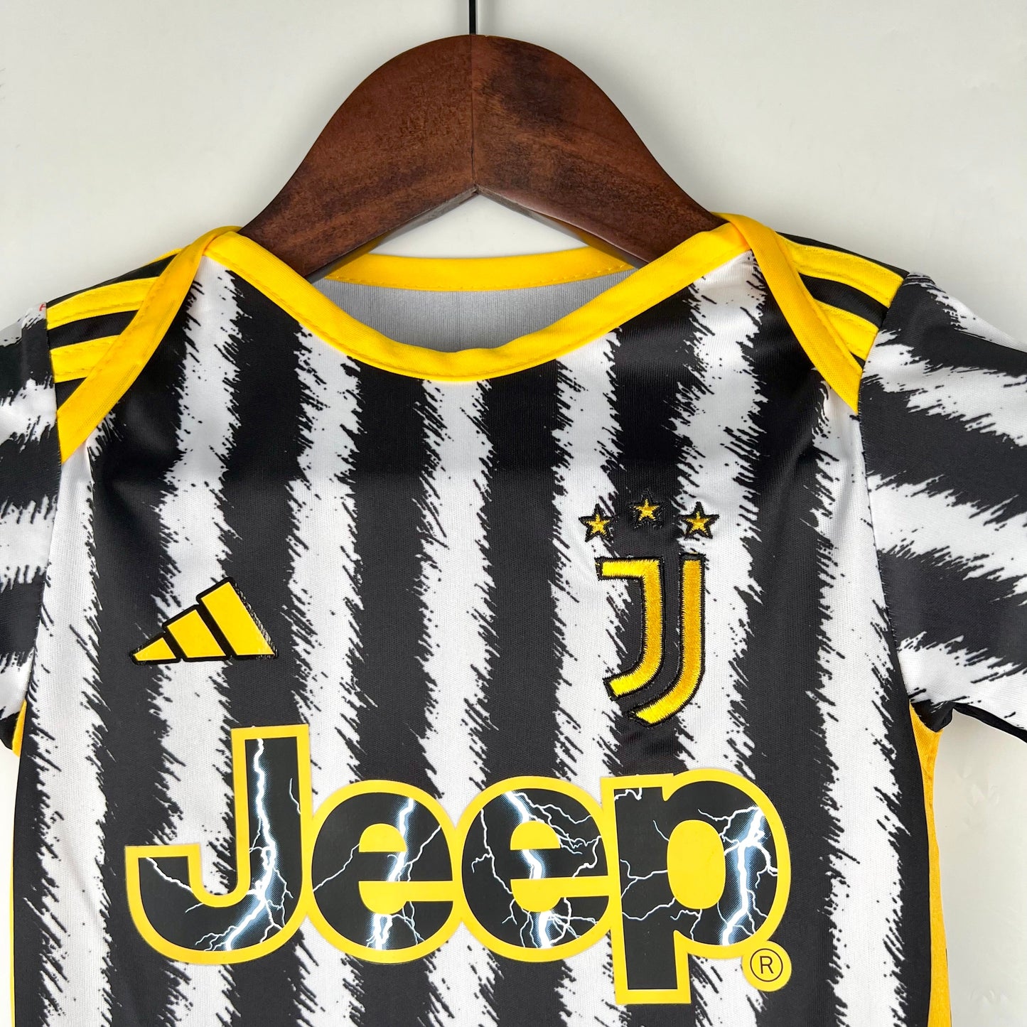 23/24 baby Juventus home