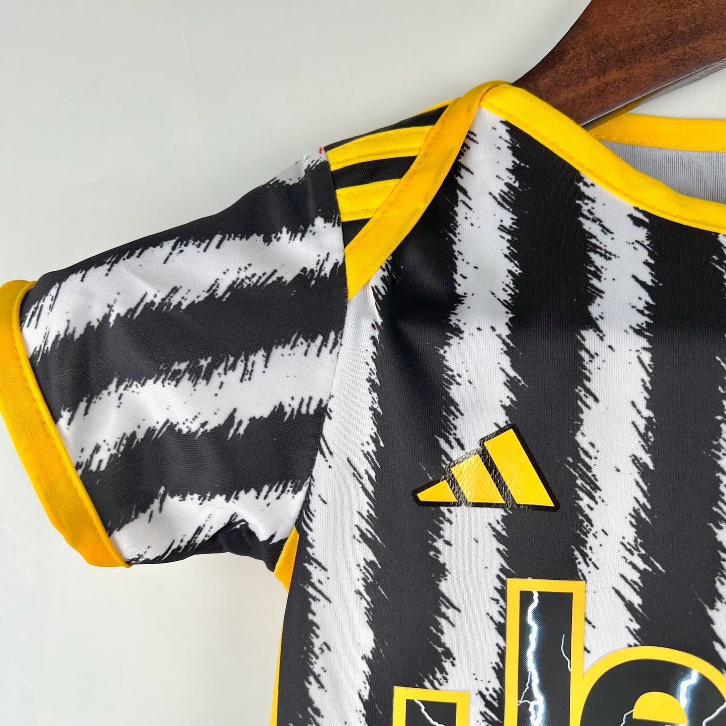 23/24 baby Juventus home